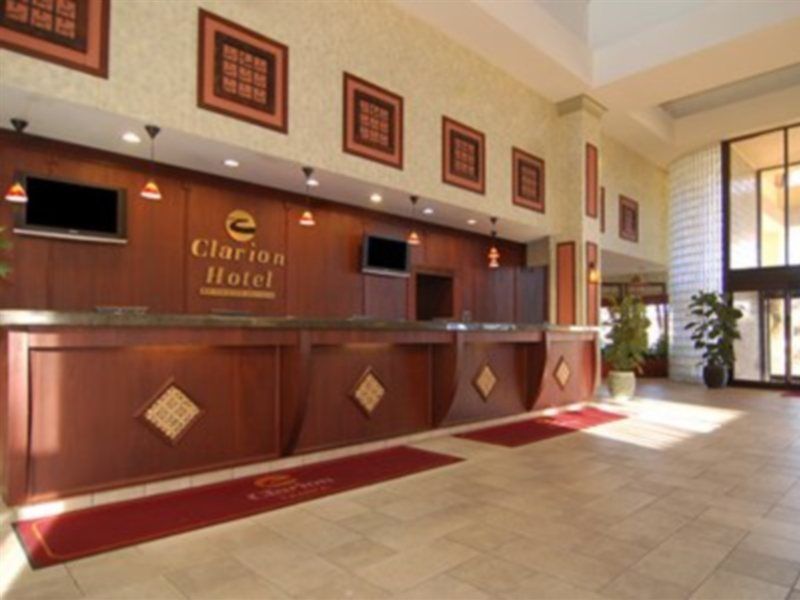 Quality Inn & Conference Center Tampa Exterior photo